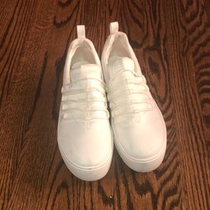 Fabletics Spur Slip on platform shoes